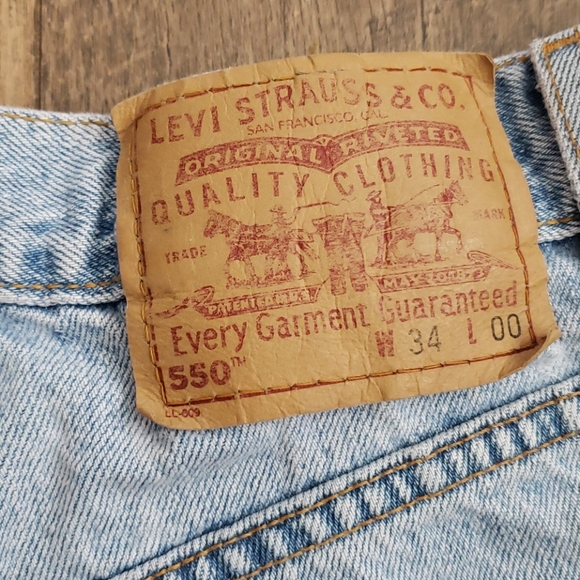 Levi's Vintage 550 Cut Off Shorts - Picture 5 of 10